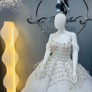 Elegant White Wedding Dress